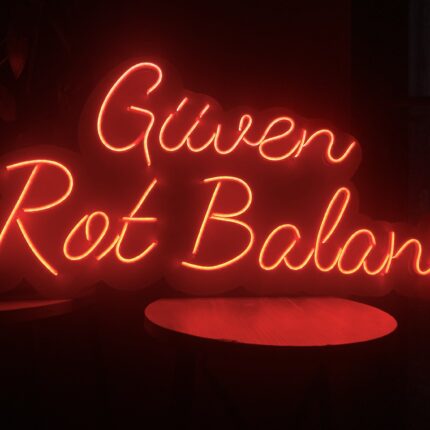 Neon led kişiye özel tabela Tek harf fiyatı için geçerlidir. İstenilen yazıyı bildiriniz.
